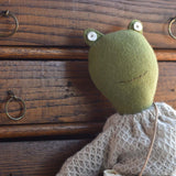 Fern the Frog – Heirloom Wool Doll in Oat Field Set