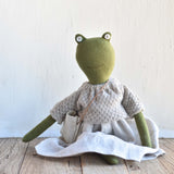 Fern the Frog – Heirloom Wool Doll in Oat Field Set